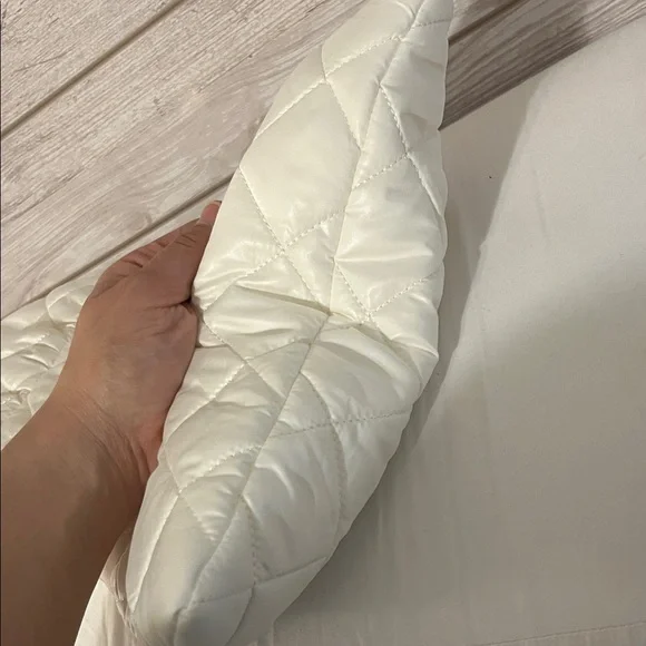 Kate Spade Quilted Cream/Ivory Accessory Bag - Picture 9 of 15